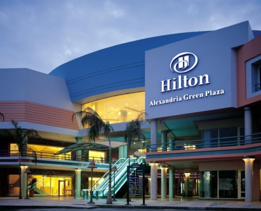 Hilton Alexandria Green plaza